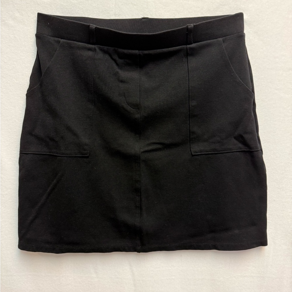 Gilli Black Mini Skirt with Front Patch Pockets
